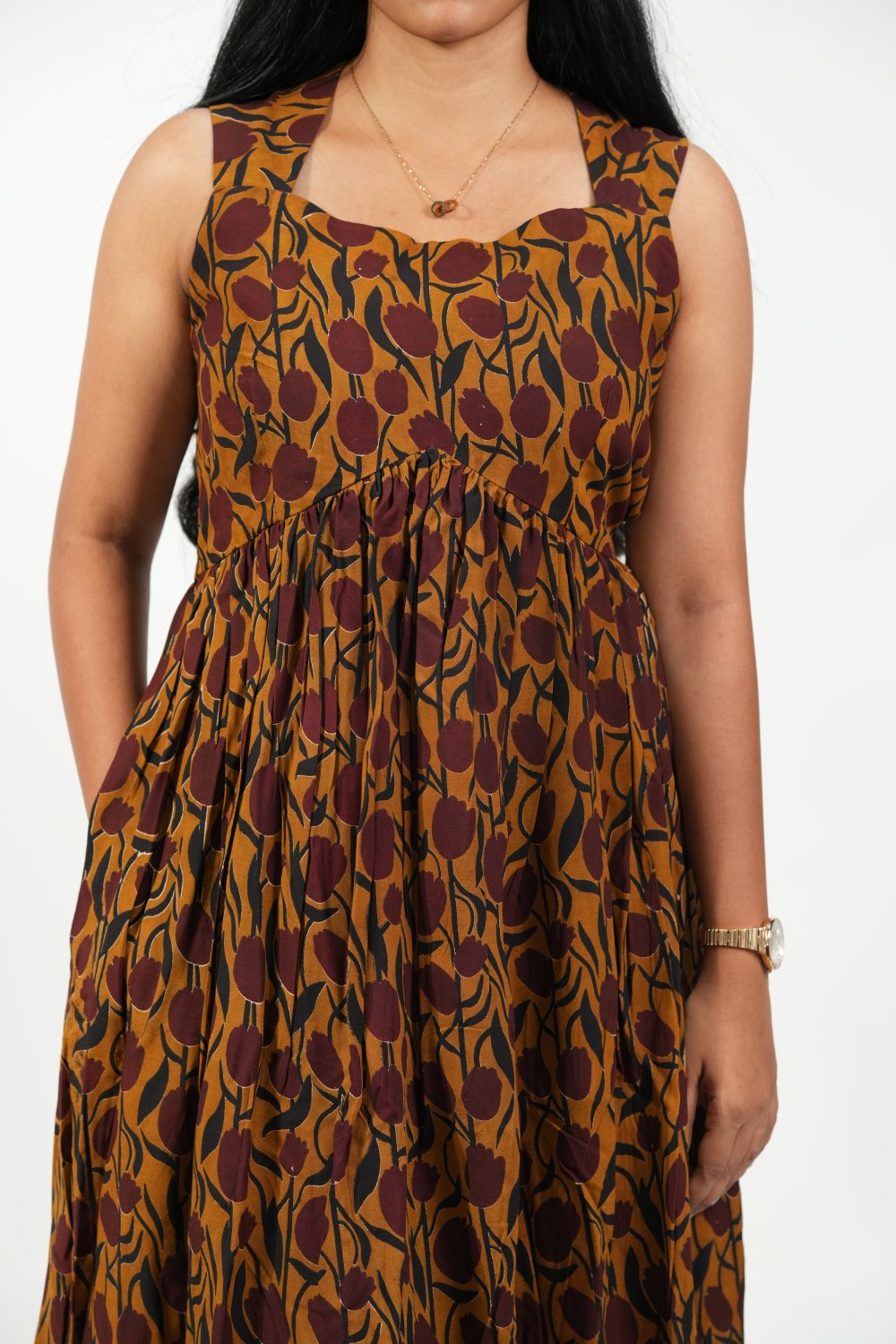 Caphands Alia-Cut Dress (Brown - Maroon Floral)