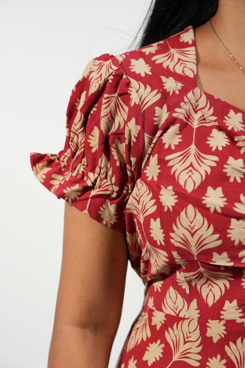 Aline Ruched Puff-Sleeve Dress (Red-Cream Floral)